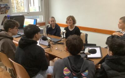 Radio Escolàpies Llúria entrevista a las profesoras de danza y teatro Aida Gil y Elena Fortuny